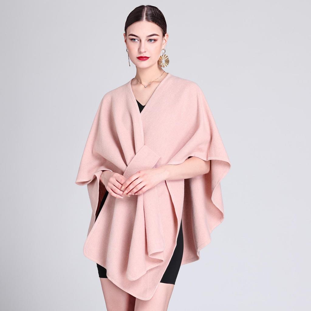 European & American Autumn/Winter Fashion Shawl Cape: Plus Size Knitted Cardigan Cloak for Women