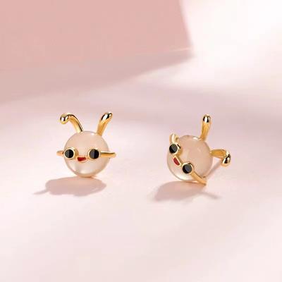 Rabbit Stud Earrings, Femininity, Ear Holes, Natal Year Chalcedony Bunny Earrings
