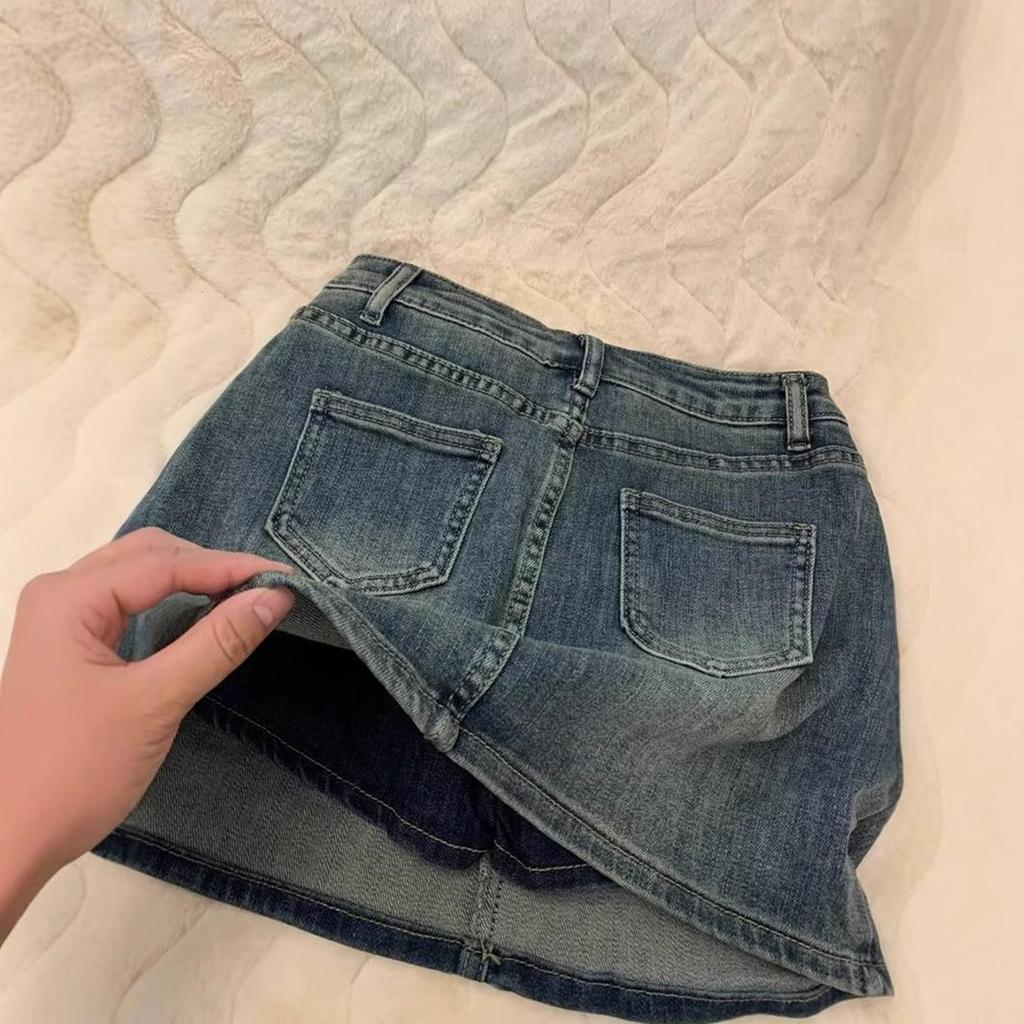 Women's Retro Distressed High-Waist Denim Mini Skirt, Plus Size, Versatile, Anti-Exposure, Summer 2024 Collection.