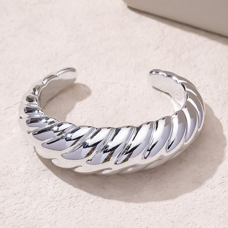 Fashion Big Cuff Bangles Bracelets Women Vintage Statement Plastic Geometric Open Bangle Hip Hop Punk Gold  Color Jewelry