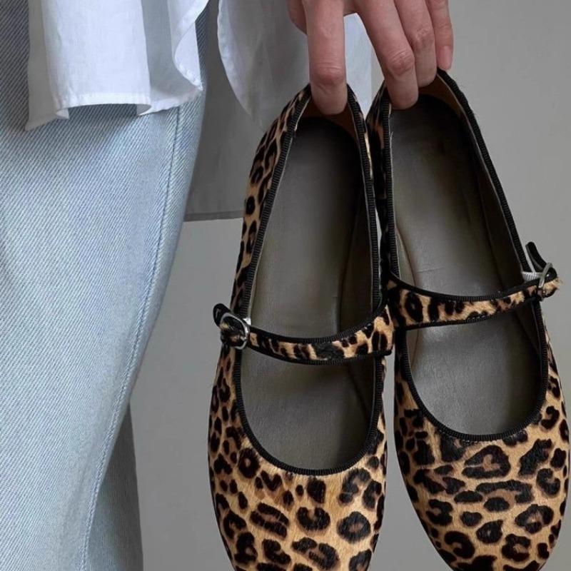 

Модная корейская версия нишевых туфель с леопардовым принтом, ремешком с пряжкой из натуральной кожи, женские балетки на плоской подошве Мэри Джейн 35 коричневый