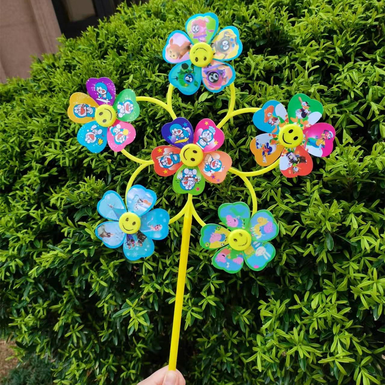 

Красочная светящаяся шестиколесная вертушка - детский уличный фестивальный подарок и игрушка