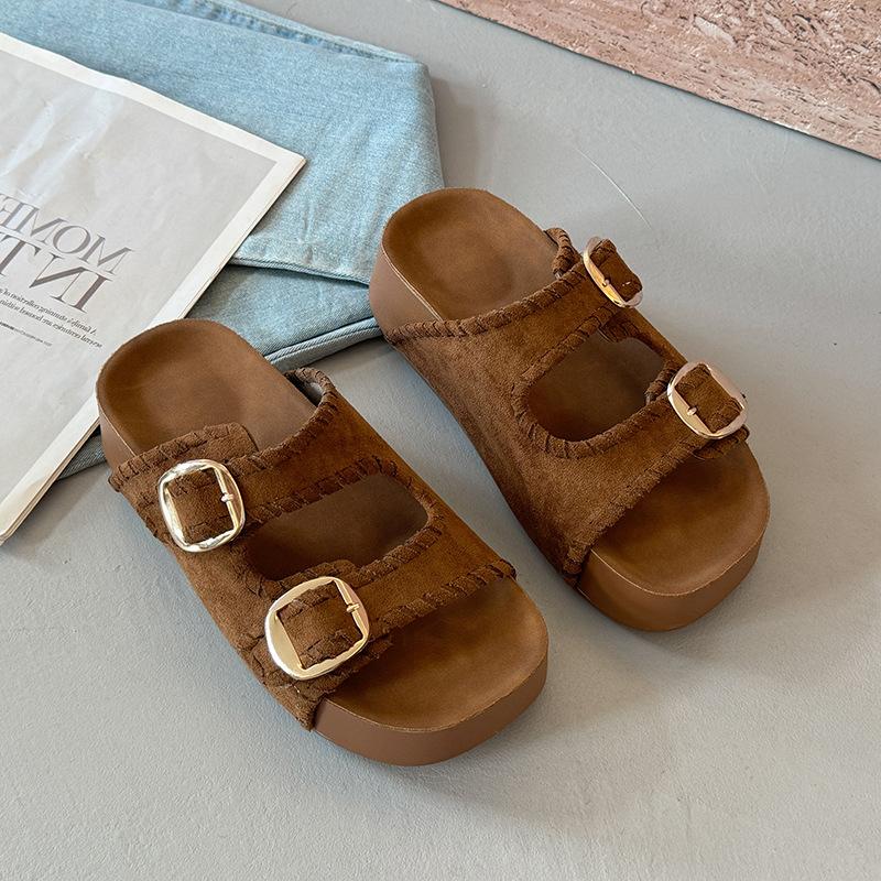 

Leather slippers women s summer outer wear 2025 new commuter versatile small thick-bottomed casual Boken cool slippers 40