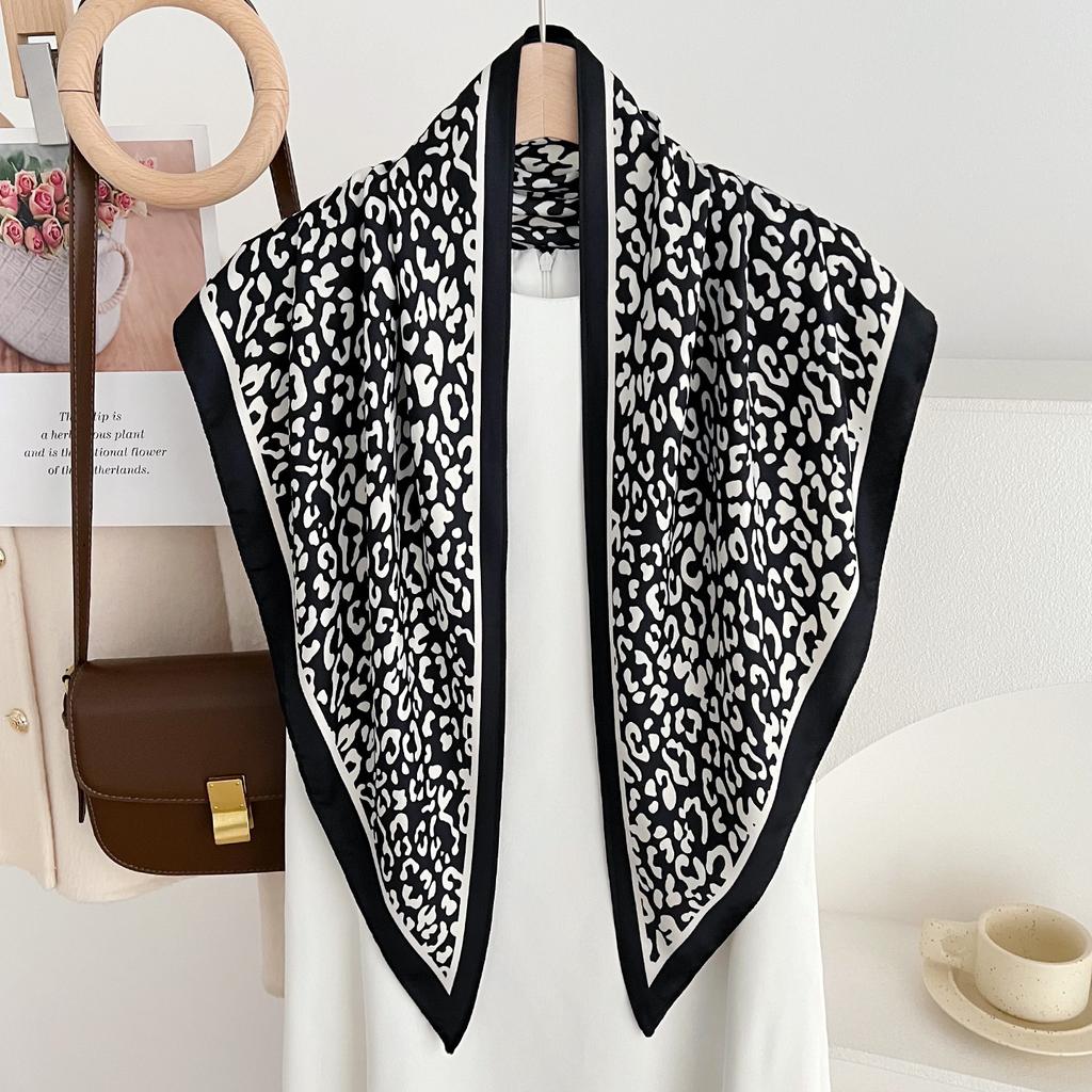 Classic retro leopard print triangular silk scarf women's summer versatile multi-functional triangular scarf temperament decorative scarf shawl