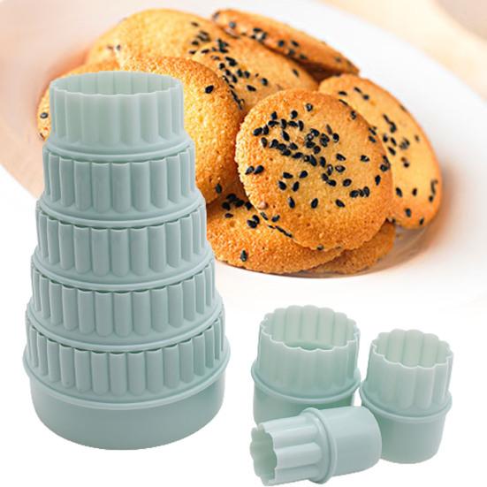 8Pcs/Set Cookie Cutters Sturdy Reusable Plastic Multifunctional Wavy Round DIY Dough Shape Molds for Baking
