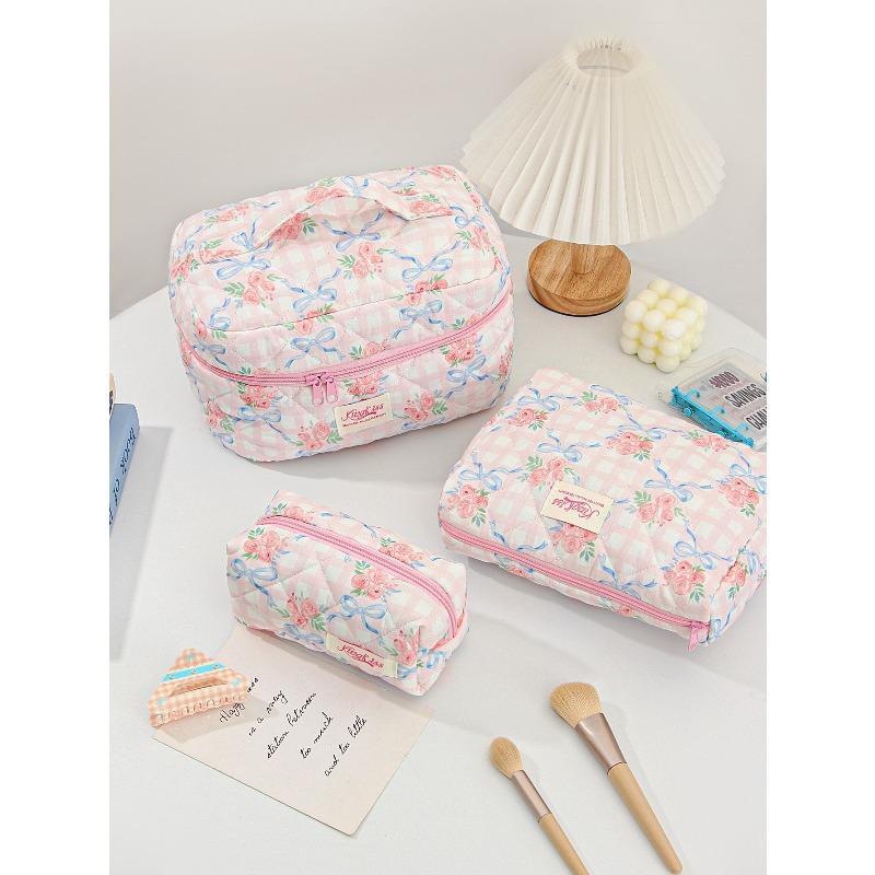 Simple Fresh Makeup Bag Large Capacity Multifunctional Cosmetic Storage Bag Portable Travel Toiletry Pouch for Cosmetics Brushes Toiletries Daily Use