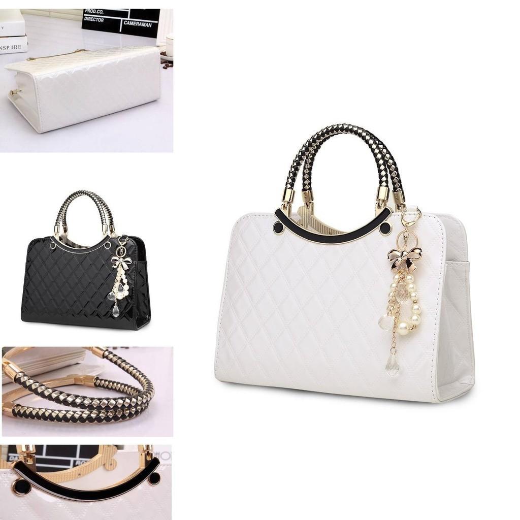 Classy Women's Purse With Zipper Closure And Smooth Interior Fabric Lining