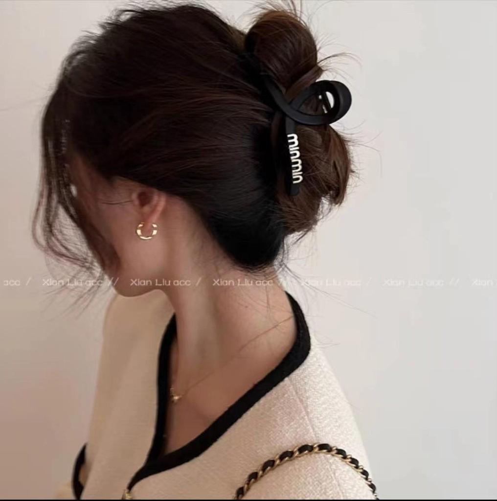 High-End Matte Frosted Large Hair Claw Clip, Women's Chic Shark Clip