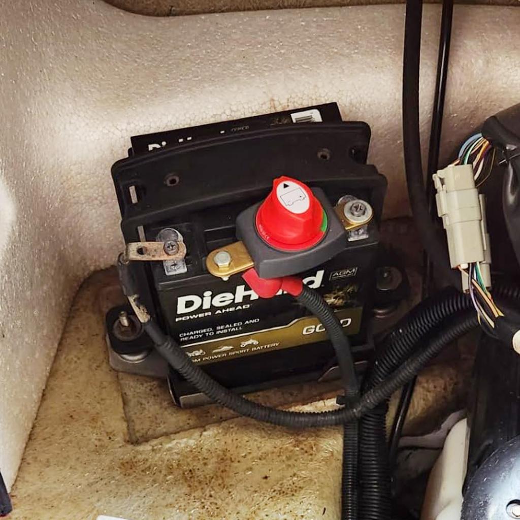 Ampper Side Post Disconnect Switch, 12-48V Power Cut Master Switch Disconnect Isolator