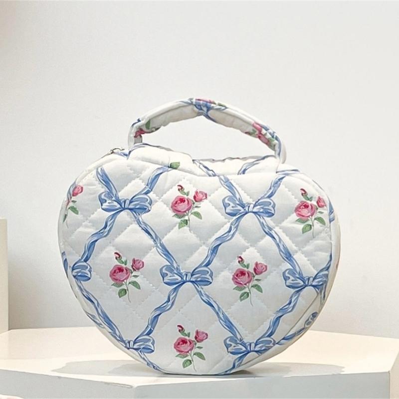 Large Capacity Waterproof Makeup Bag For Travel Cosmetic Organizers With Floral Heart Design Travel Toiletry Bag