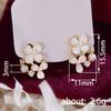 Factory Direct Supply of Flower Imitation Pearl Stud Earrings, Gentle Temperament Copper-plated Imitation Gold Earrings, Fresh and Versatile Earrings