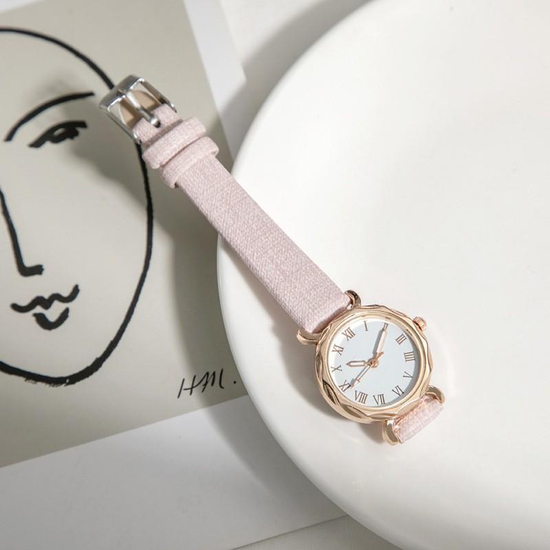 

Roman Numeral Leather Women Watch Rhombus Small Dial Preppy Casual Simple Fashion Quartz Wristwatch Elegant Ladies Gift Watch рожевий
