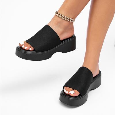 Sandales compensées d'été à bout ouvert confortables pour femmes Tissu extensible noir Sandales à plateforme décontractées Chaussures à talons bas Mules Slides