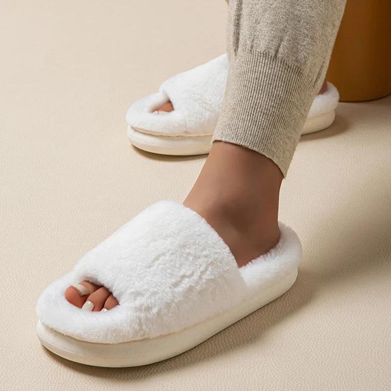 Fashion New Fashion White Fluffy Slippers Women 2025 Winter Warm Thick Sole Home Cotton Shoes Woman Open Toe Faux Fur Platform Slippers
