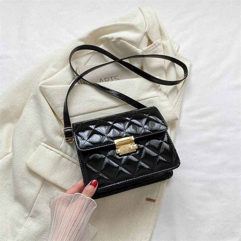 

Chic And Modern Crossbody Bag For Women In Various Colors Ideal For Fall Fashion чёрный