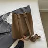 Retro fashion underarm bucket bag women's new trend versatile shoulder bag niche simple casual mother and child bag