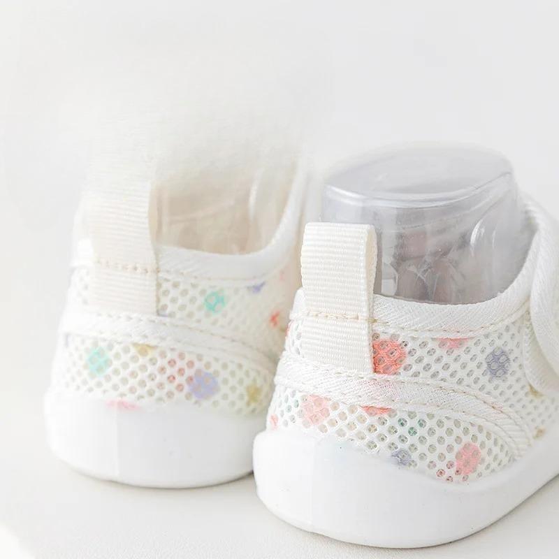 Koreanische 0-1-2 Jahre Alte Babys Neue Kinder Netzschuhe Kleinkindschuhe Jungen Mädchen Hohl Atmungsaktive Netzsandale Babykleidung