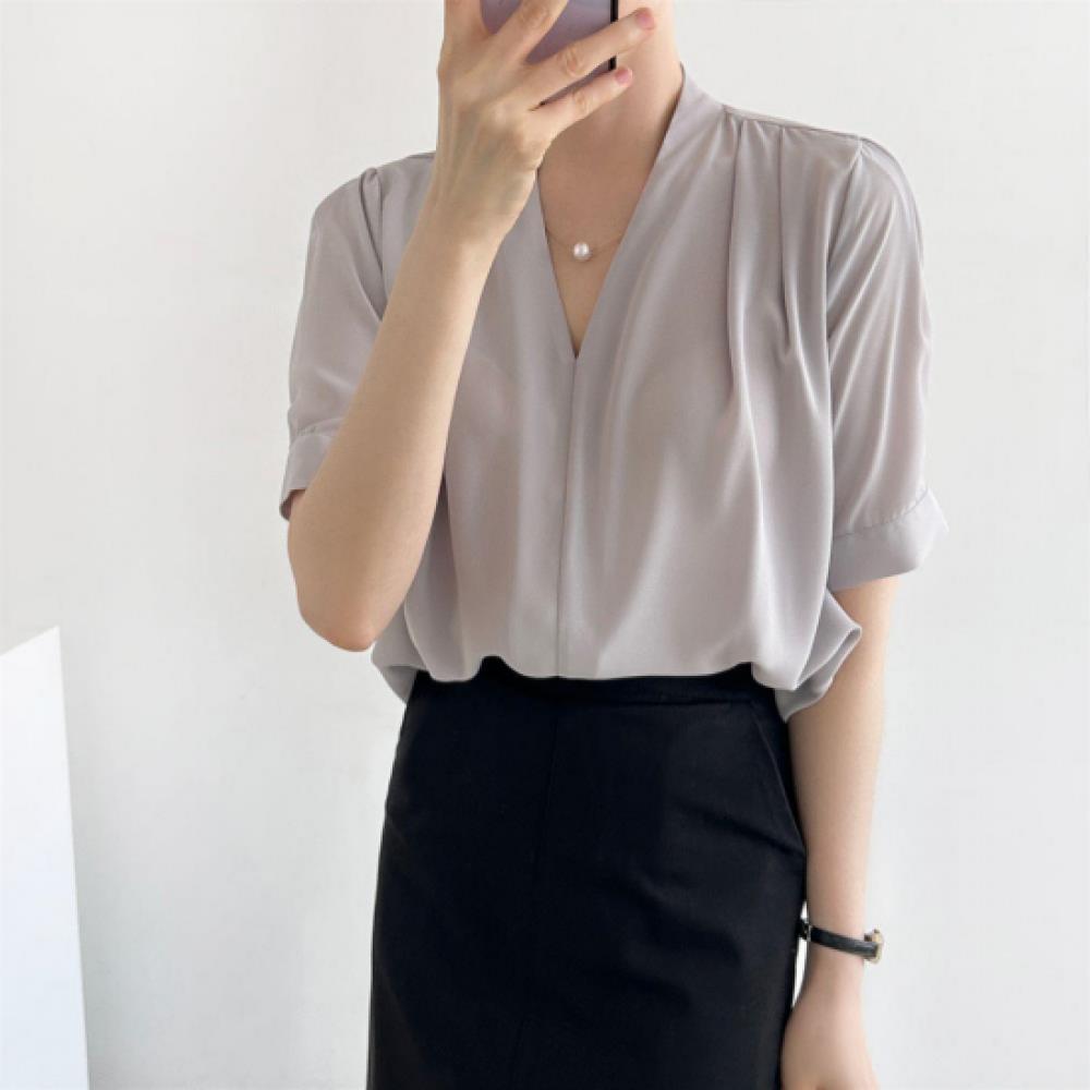 New ArriVals Open Run Women Pearl Necklace V Neck Pintuck Blouse
