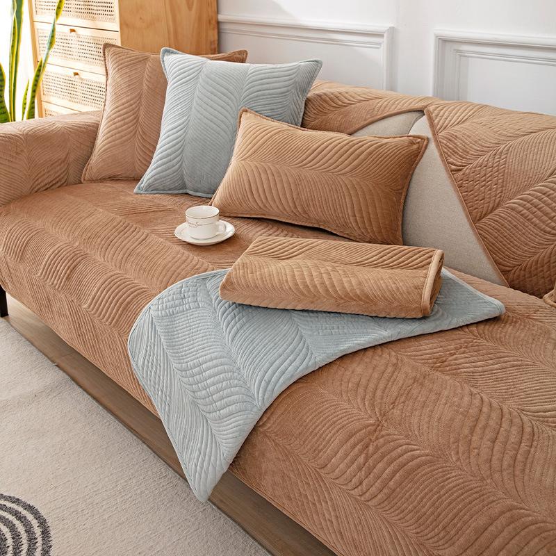 

1pc Thick Faux Rabbit Fur Winter Warm Sofa Cover - Elegant Beige with Floral & Leaf Patterns for 1 To 4-Seater Sofas - Ideal for Living Room, Bedroom 90*160cm