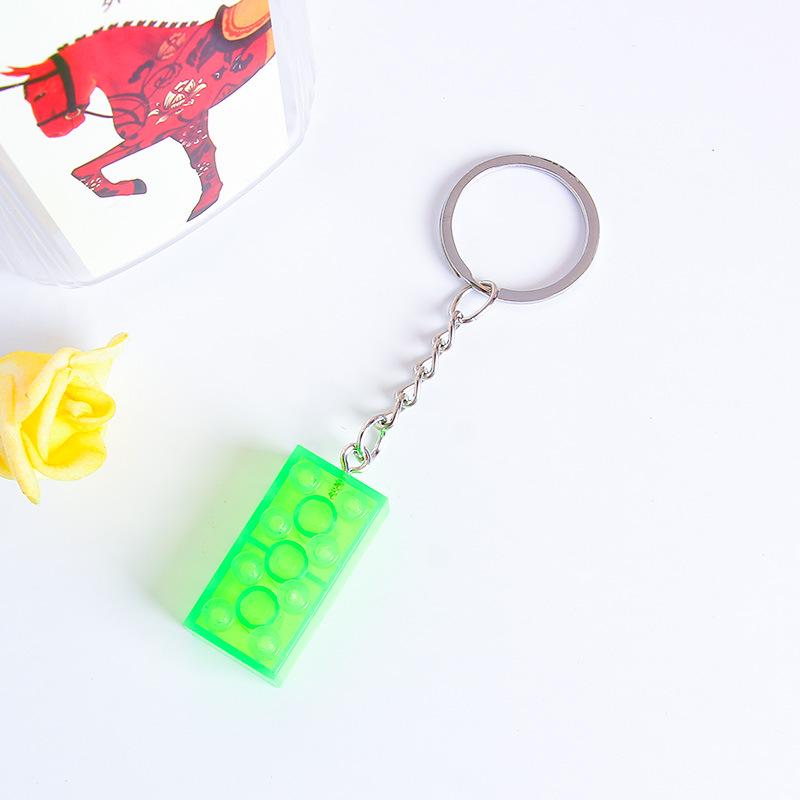Bunte 2x4 Noppen Schlüsselanhänger: Personalisierter Taschenanhänger Ornament & Kleines Geschenk