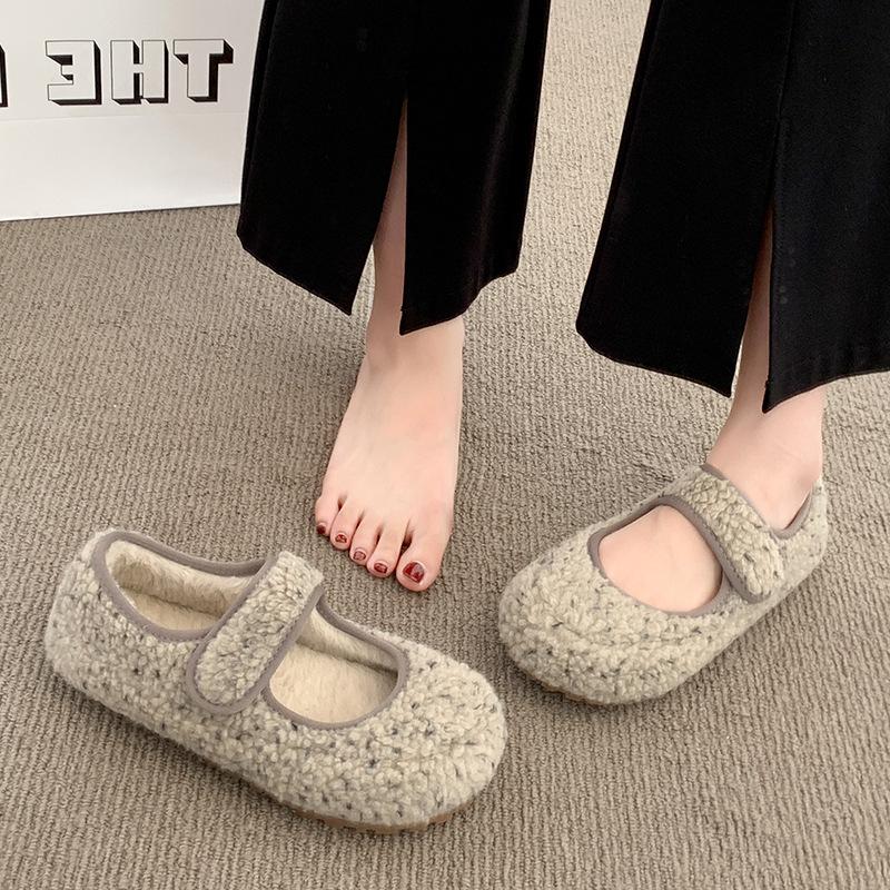

Gentle wind Mary Jane Mao Mao shoes women s 2025 autumn and winter new outer wear Velcro simple plush casual single shoes tide 40 серый