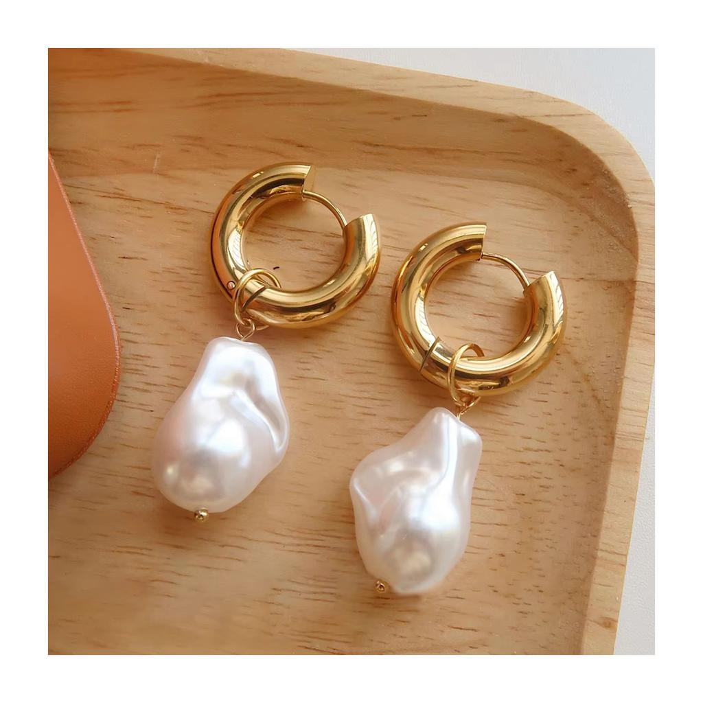 Hypoallergene Designer Barockperlen-Ohrringe Trendige Edelstahl 18 Karat Goldbeschichtete Statement-Creolen Damen