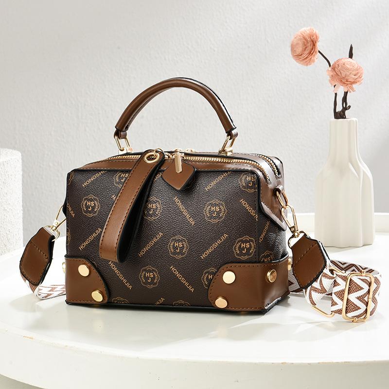 

Сумки Большая Вместимость Женские Сумки 2025 Новые Легкая Роскошь Женские Сумки Через Плечо Кроссбоди Маленькие Квадратные Сумки Женские Сумки Тренд кофейный