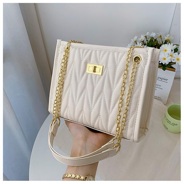 Rhombus Embroidery Thread Texture 2025 Autumn New Trend Fashion Large Capacity Simple Chain Shoulder Messenger Bag Women