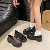 Zapatos de plataforma negros de punta redonda estilo británico, zapatos pequeños de cuero para mujer otoño e invierno 2025 nuevos versátiles tacón grueso retro mocasines franceses