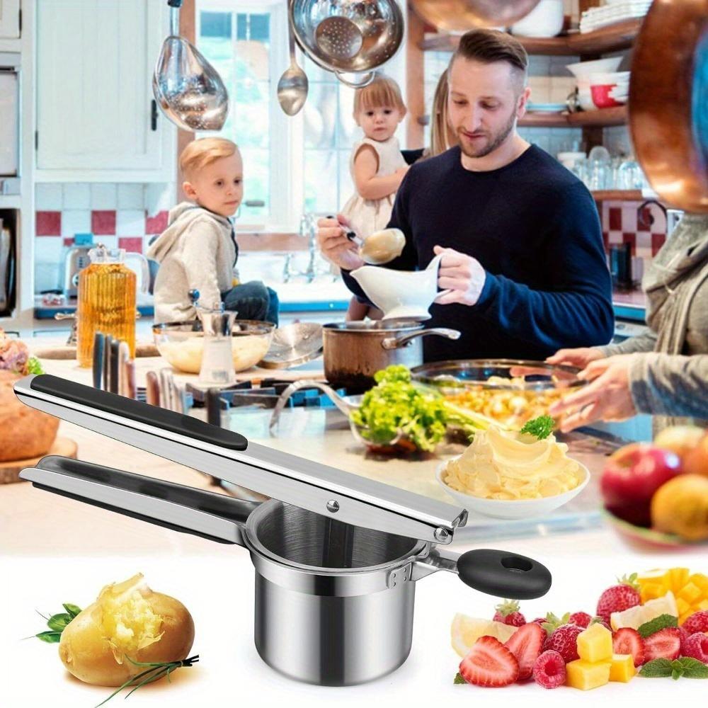 Stainless Steel Tools Are Used for Mashing Potatoes, Including Three Slices for Crushing Fruit and Making Spaghetti Slices.