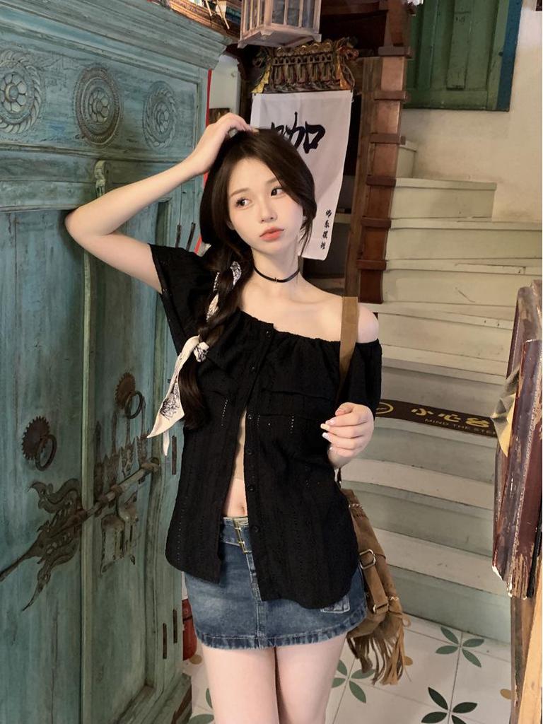 Damstor sommarblus med en axel: Figursmickrande, Unik design med slitsar, Trendig het tjej-look