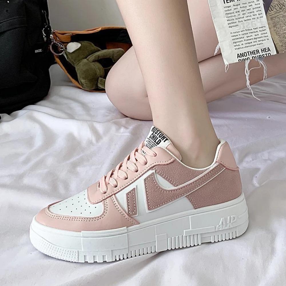 Women's Casual Outdoor Low Top Walking Shoes with Lace Up New Breathable and Comfortable Soles, Lightweight Women's Sports Shoes