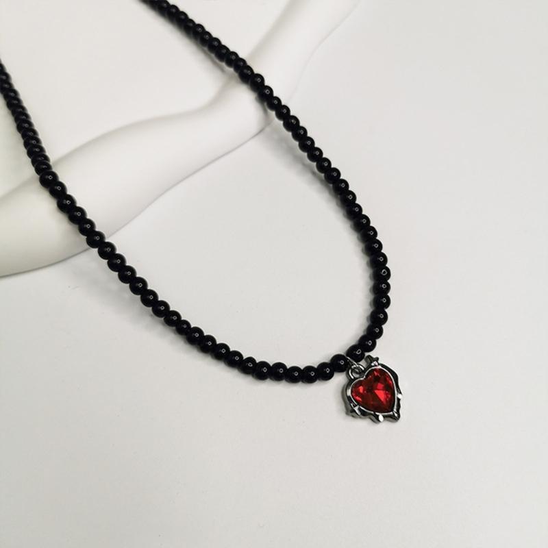 Gothic Style Heart And Butterfly Black Crystal Beaded Necklace Unique Neck Chain For Women Seeking Unique Fashion