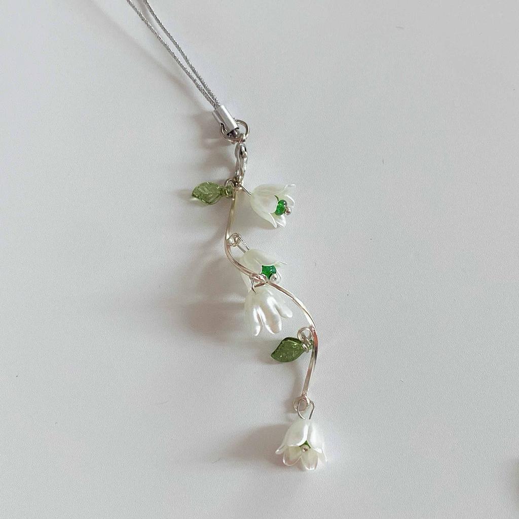 Elegant Vine Keychain Charm Stylish Phone Strap Handbag Accessory Sturdy Acrylic Alloy Assorted Colors for Daily Use