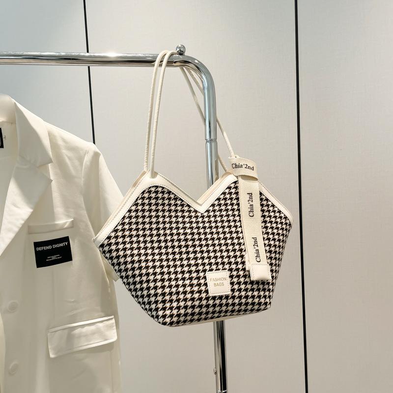 Textured bag 2025 spring new shoulder bag women's large-capacity commuter bag fashion casual contrasting color tote bag