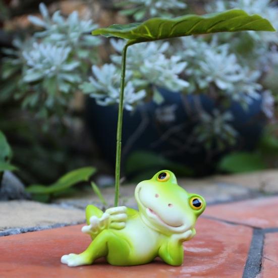 Frosch-Ornament Liegender Frosch Kleine Harzfigur mit Blatt-Schirm Sonnenschutz Mikro-Landschafts-Ornament Blumentopf Auto-Konsole Schreibtisch Balkon