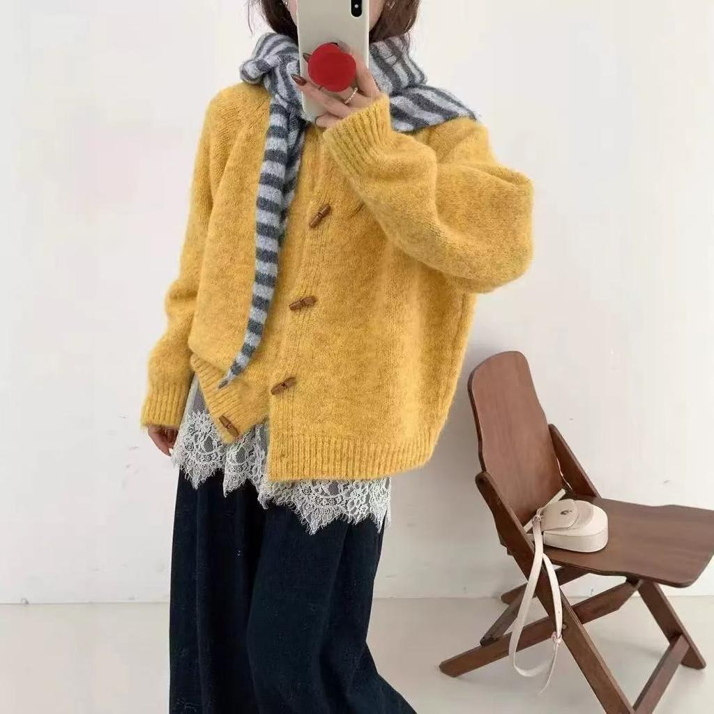 Autumn and winter loose round neck horn buckle knitted cardigan new plush knitted sweater jacket women