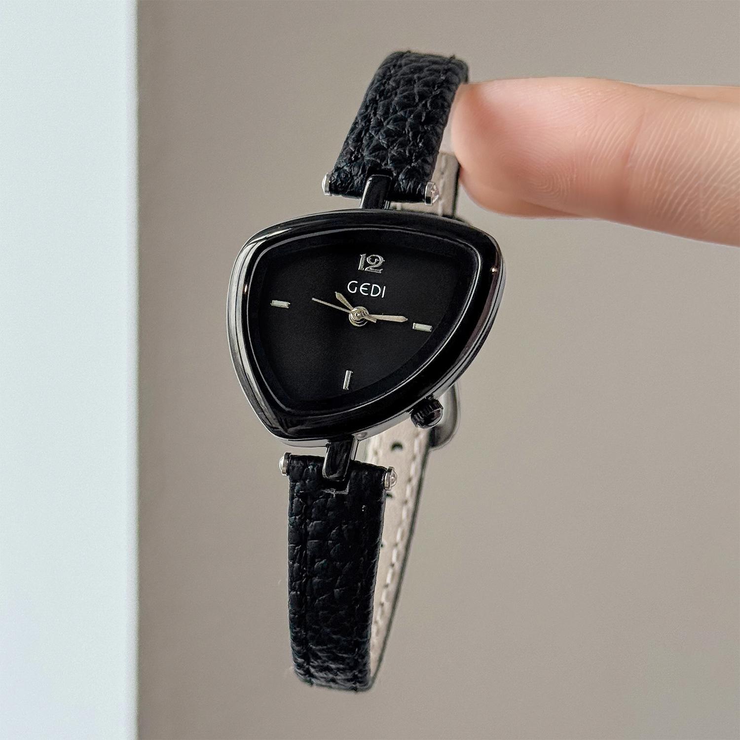 Ретро-шик Необычные женские часы Креативный треугольный маленький циферблат Ремешок из натуральной кожи Водонепроницаемые кварцевые женские часы