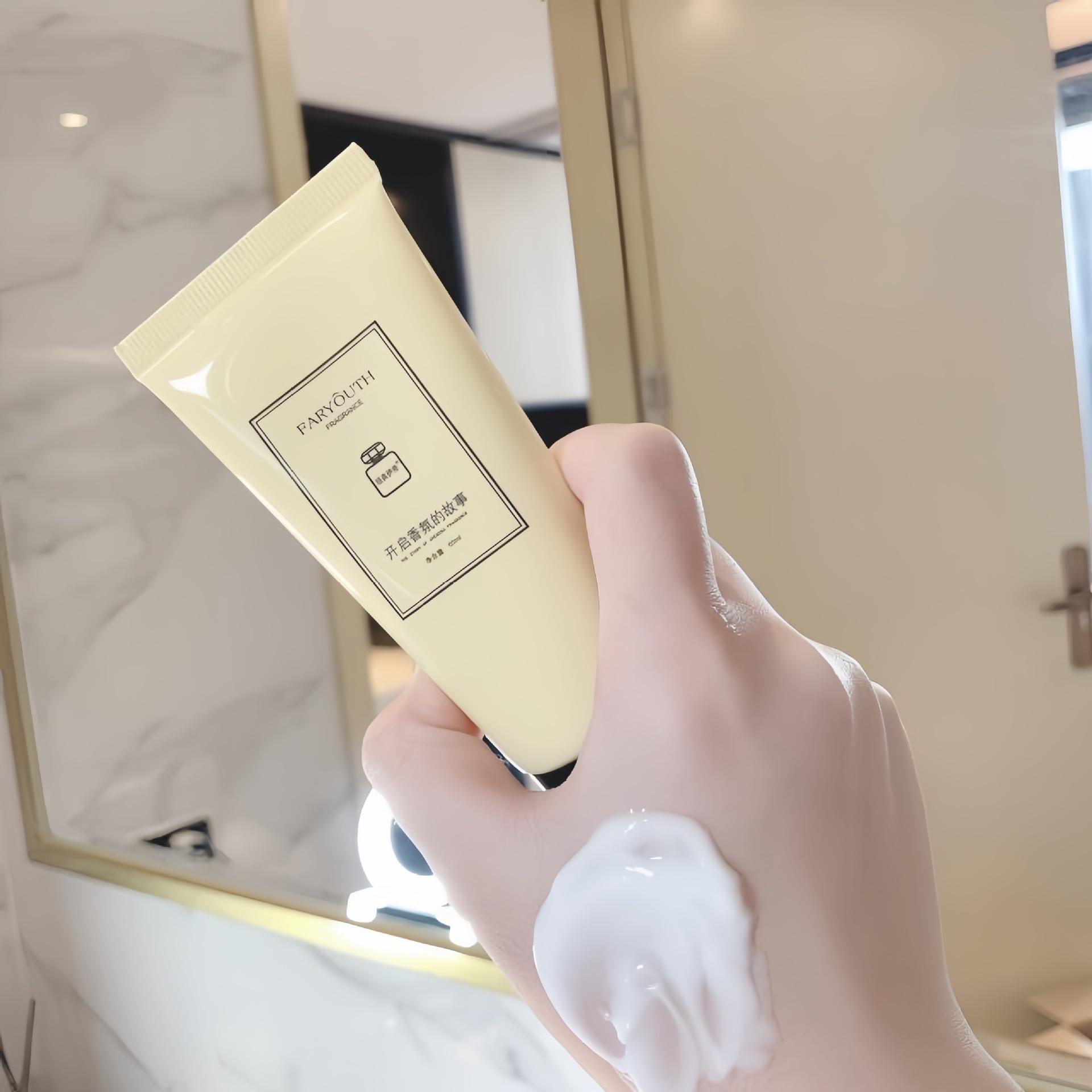 Yixiu Freesia & Vitamin E Moisturizing Hand & Foot Cream - Hydrating, Anti-Cracking Formula