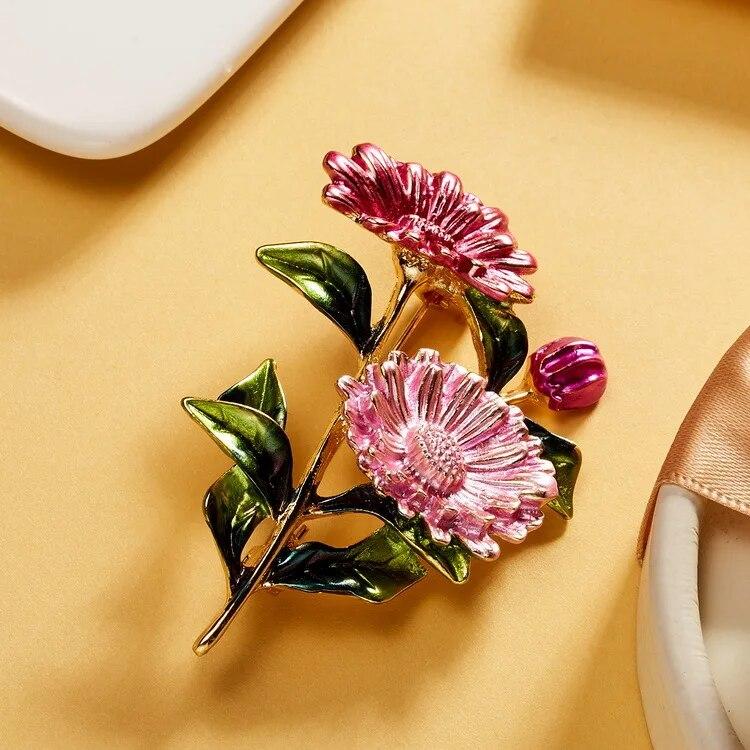 

Cute Romantic Colorful Flower Metal Brooches For Women Alloy Crysal Plant Brooche Party Birthday Zircon. рожевий