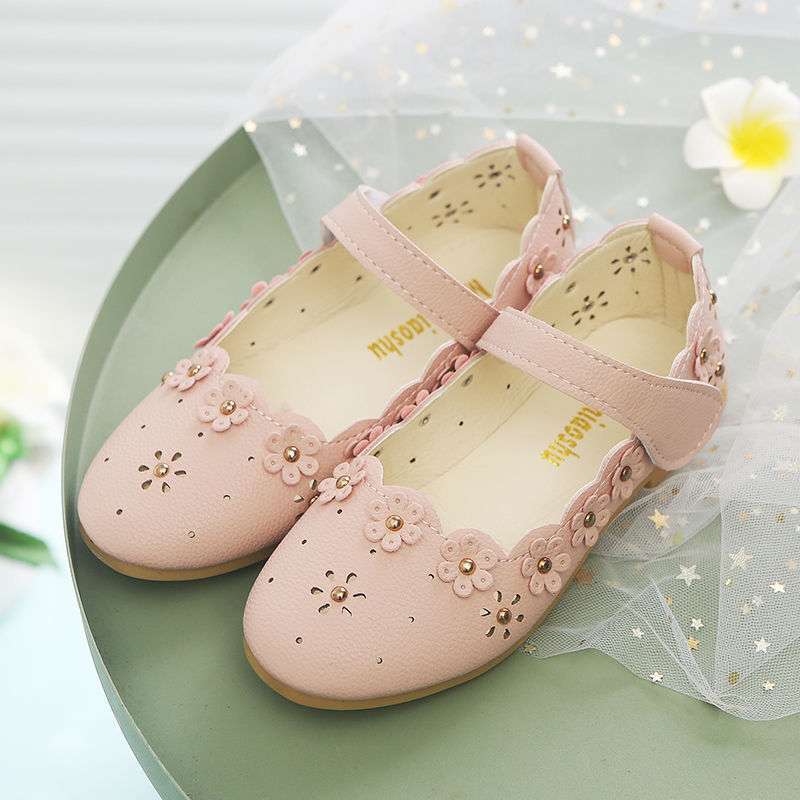 New spring girls hollow flower princess shoes soft sole baby shoes Korean version small leather shoes single shoes dance shoes