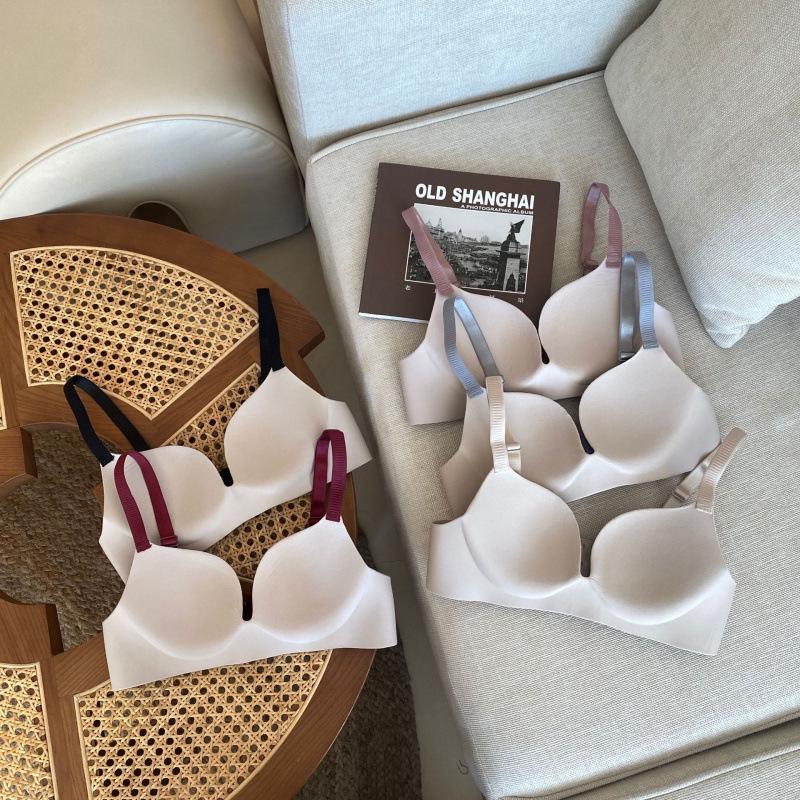 Seamless Push-Up No Underwire Bra for Girls - Anti-Sagging, Three-Row Hook & Eye.