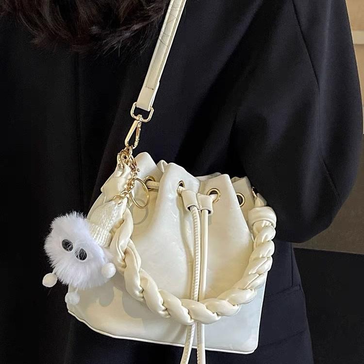 Bag Premium Versatile Bucket Bag Fashion Niche Popular Messenger Bag Women'S Handbag