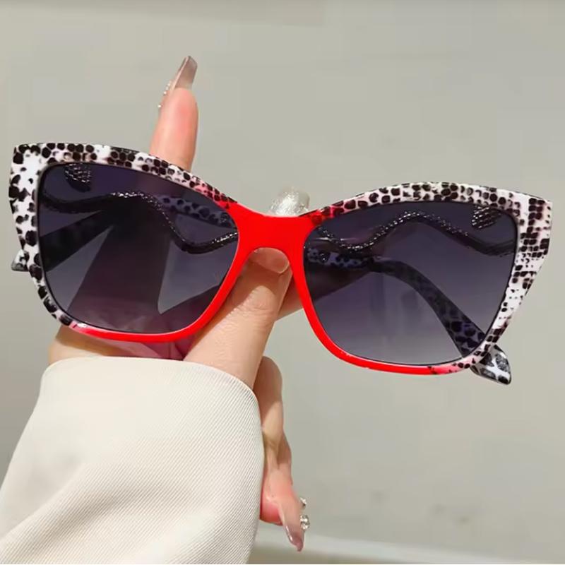 Fashion Large Frame Cat Eye Sunglasses Women Gradient Glasses Punk Luxury Brand Designer Sexy Ladies Metal Snake Eyeglasses