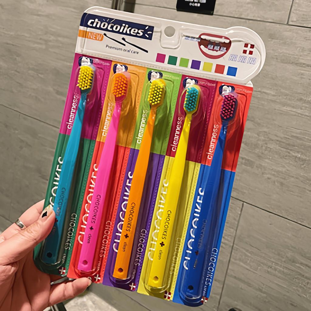 5 balení čokoládových švýcarských jemných nylonových zubních kartáčků, ergonomická rukojeť, ideální volba pro cestování a hotely