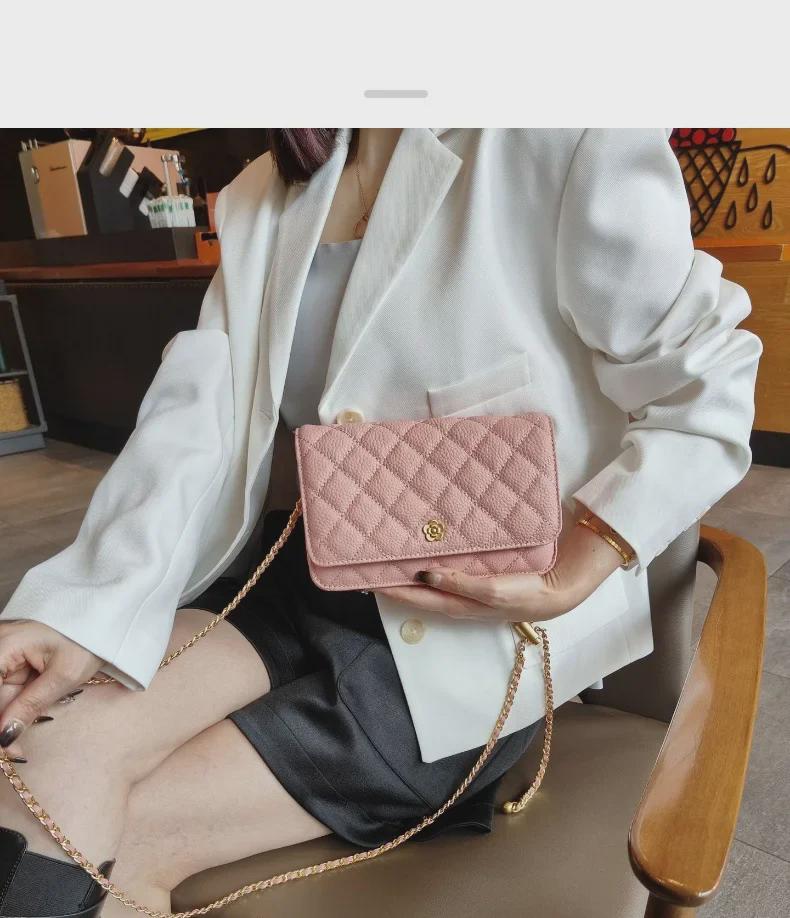 2024 Women's Gold Chain Cowhide Messenger Bag - Small Square Design