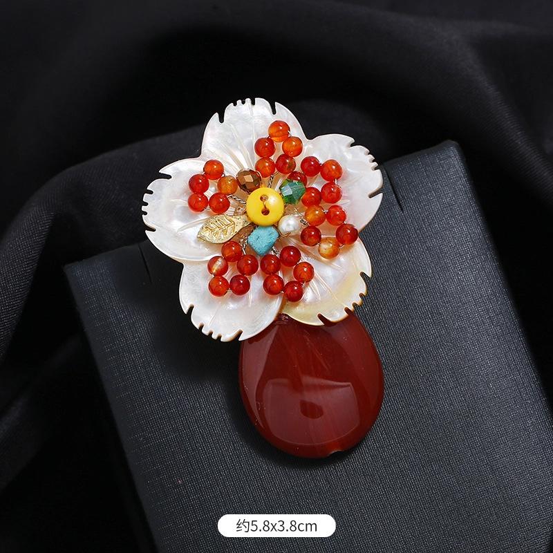 Original Heavy Handmade Natural Crystal Shell Corsage Women's Luxury Atmosphere Retro Elegant Brooch Jacket Coat Accessories