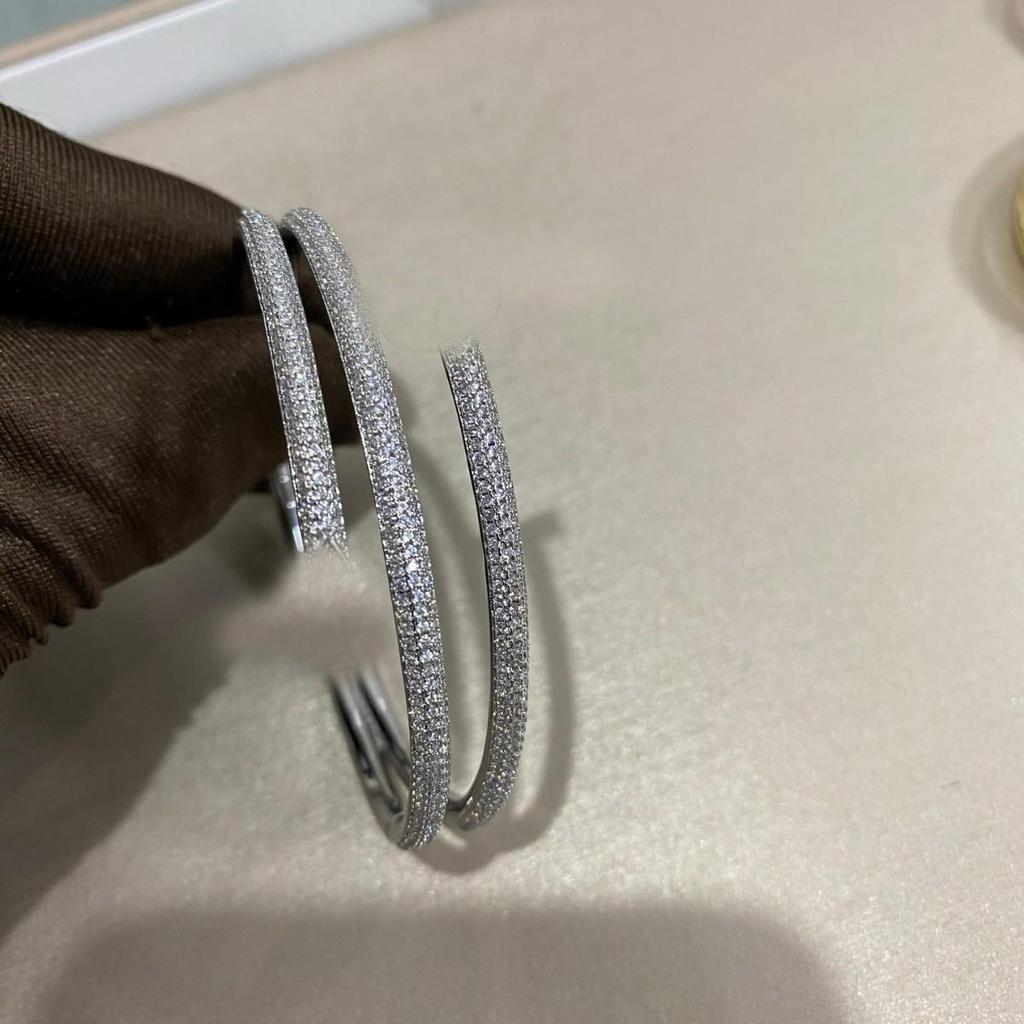 Ka Family Full Diamond Nail Bracelet: Elegant, Fashionable, High-End Women’s Accessory