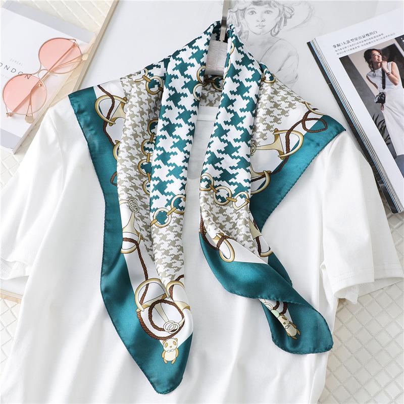 Classic Thousand Birds Plaid Scarf 71cm Small Square Scarf Fashion Chain Silk Scarf Simulation Silk Cute Bear Scarf Scarf