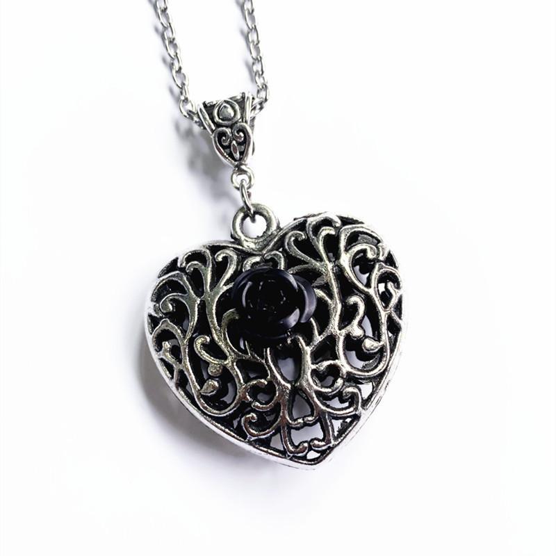 Gothic Victorian Heartshaped Pendant Necklace With Alloy Material For Fashion Enthusiasts